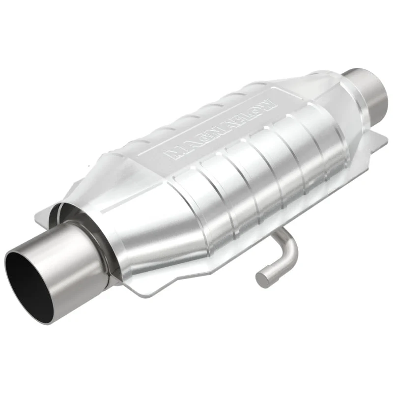MagnaFlow Universal Catalytic Converter 2.25in Inlet/Outlet Center/Center Oval Rear (California)