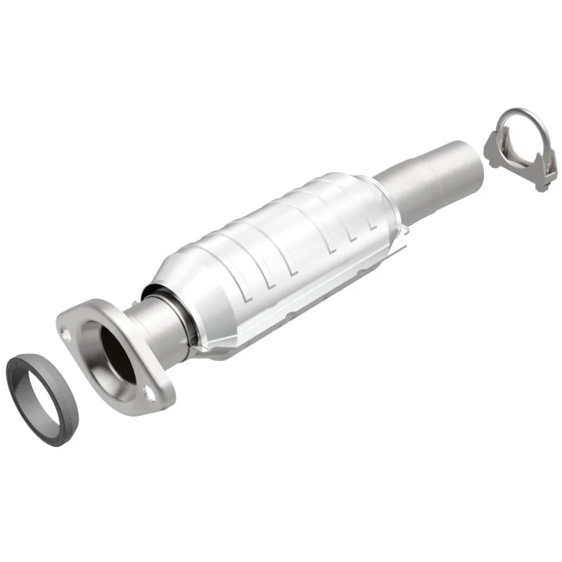 MagnaFlow Direct Fit Catalytic Converter 04-06 Toyota Sienna 3.3L AWD Rear