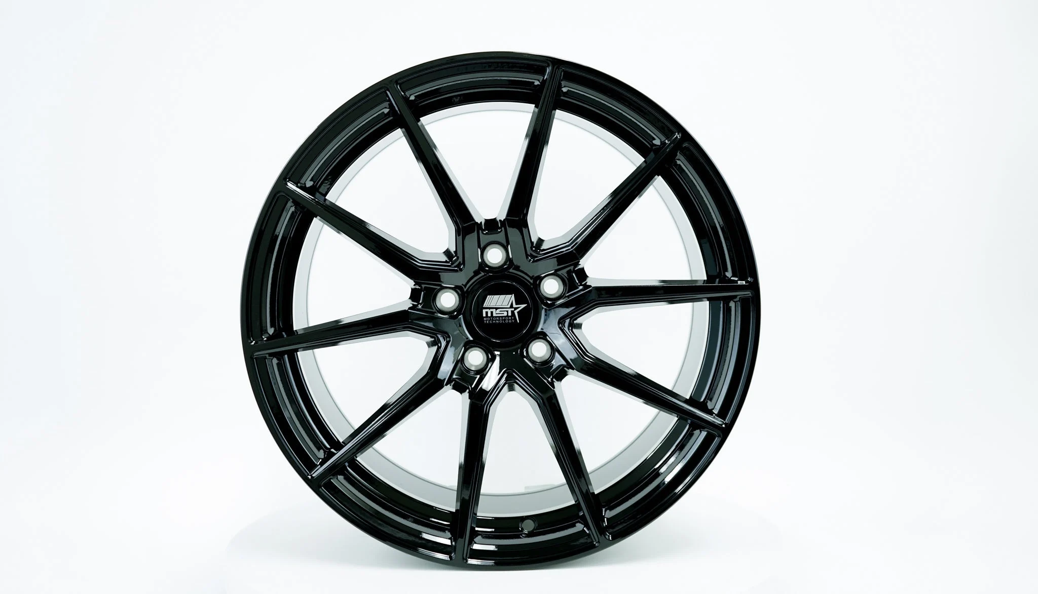 Delta - Glossy Black - 18x8.5 5X108 Offset +35