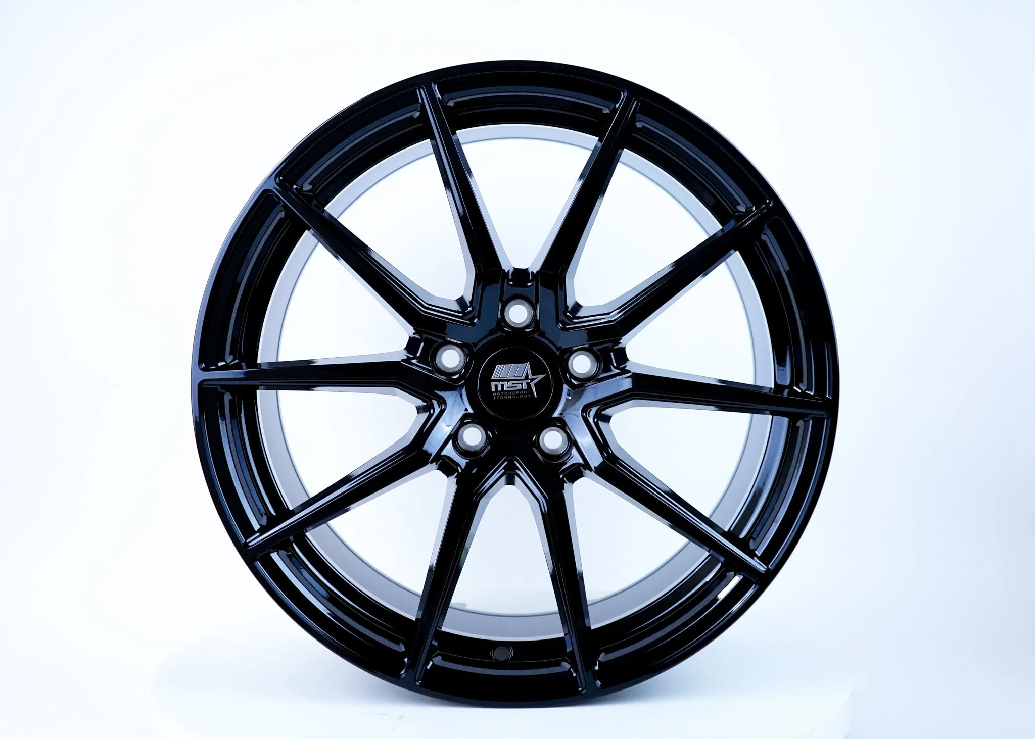 Delta - Glossy Black - 18x8.5 5x114.3 Offset +35