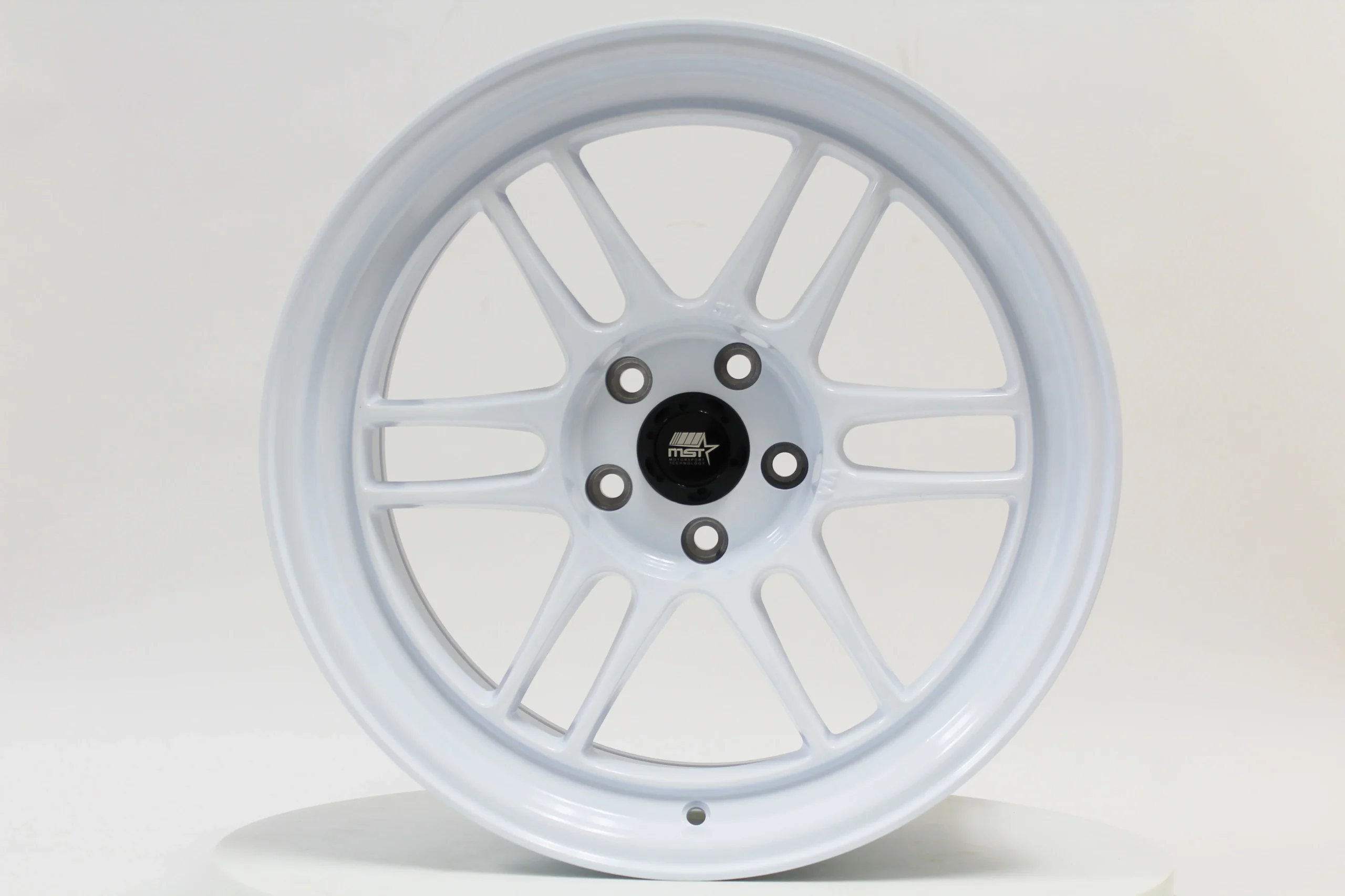 Suzuka - Alpine White - 18x9.5 5x114.3 Offset +25
