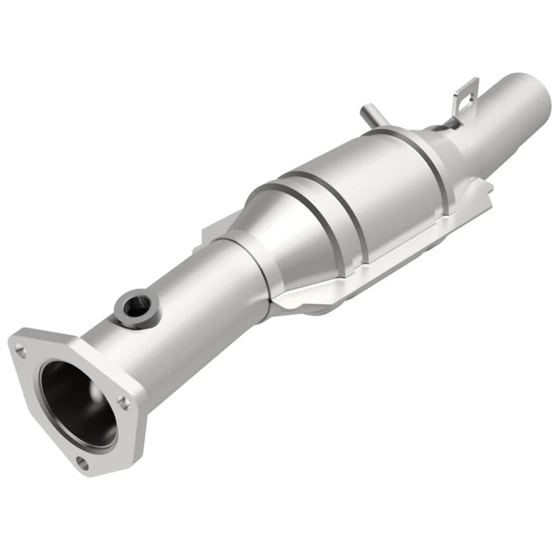 MagnaFlow Direct Fit Catalytic Converter 95 Volkswagen Golf 2.8L